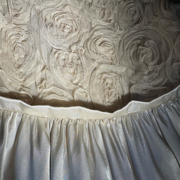 Kid’s Dream Occasion/Flower Girl Champagne Satin Dress Rosette Bodice ~ Kid 9-10 - Picture 6 of 16